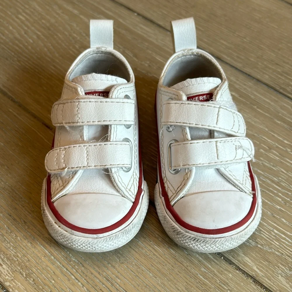 Baby Converse All Stars - Picture 1 of 3